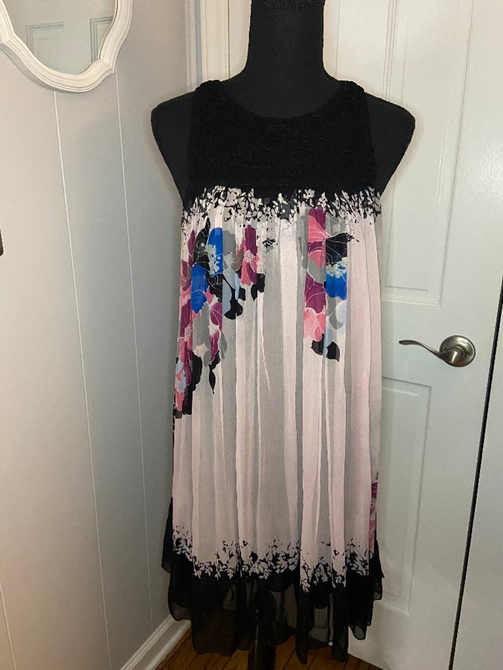 Audrey Hepburn Cocktail Dress Black and Pink Size 4